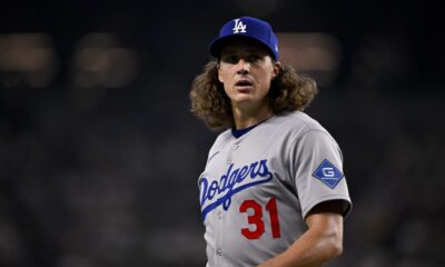 Tyler Glasnow Leaves Start Due To Shoulder Discomfort