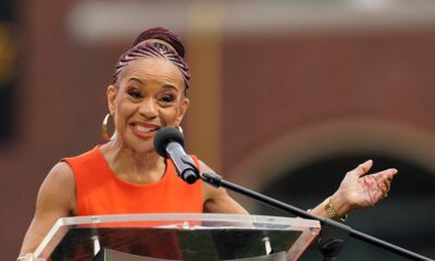 Giants honor Renel Brooks-Moon's legendary career in silence