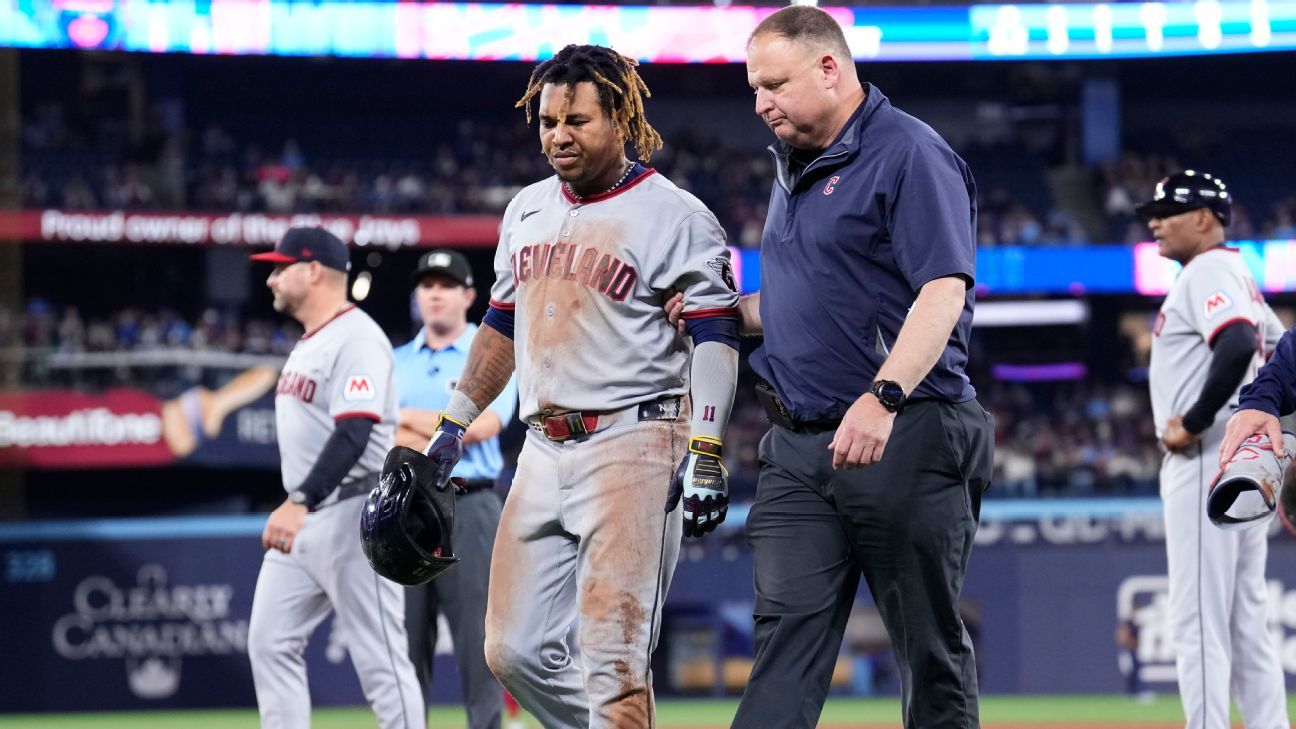 Guardians' José Ramírez leaves with ankle sprain after stumbling over 1B