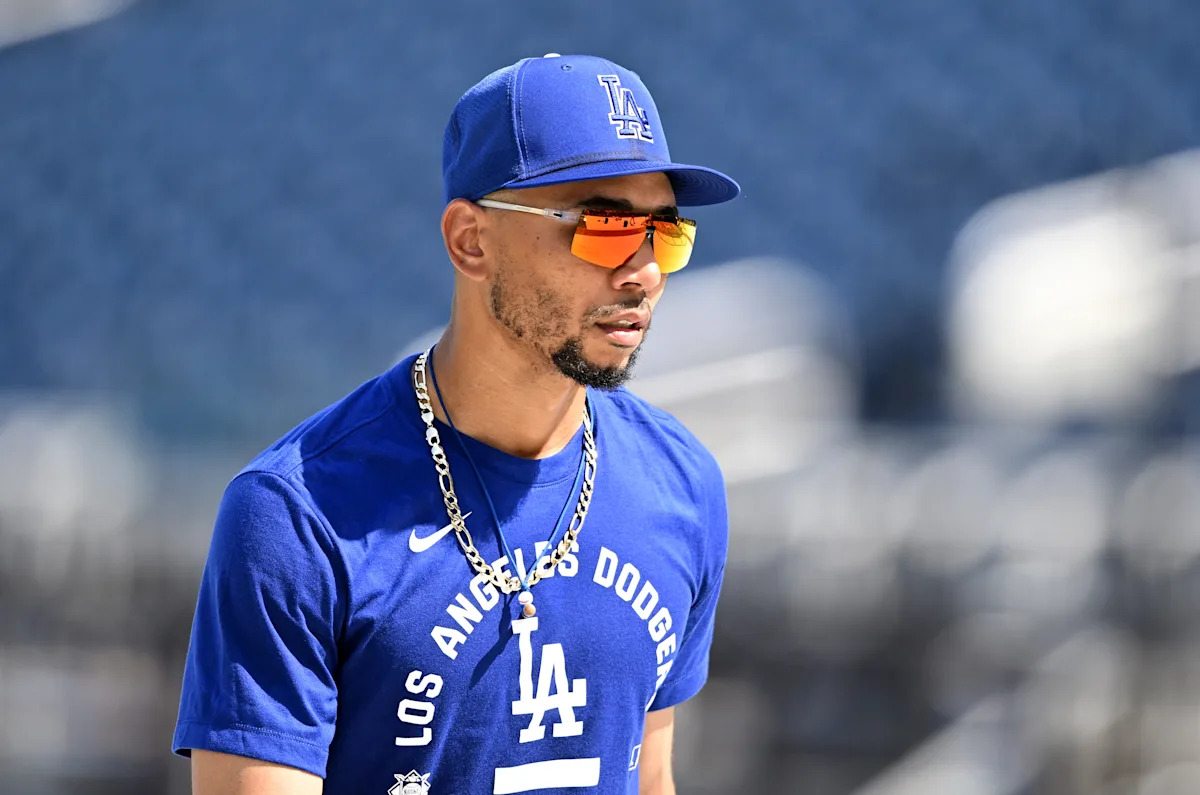Dodgers notes: Mookie Betts, Blue Jays rematch, prospect rankings