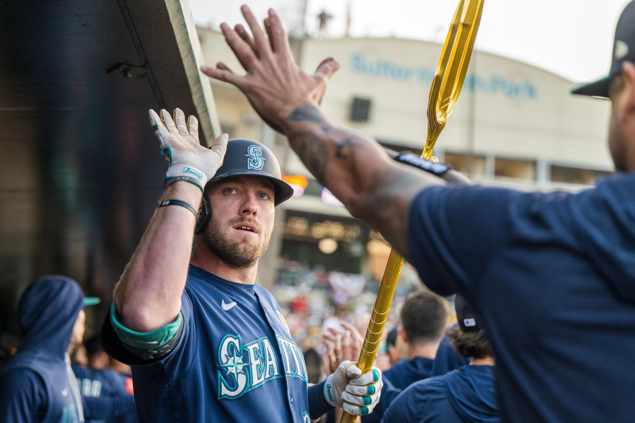 Mariners slug 4 homers in their 9-2 victory over the Athletics
