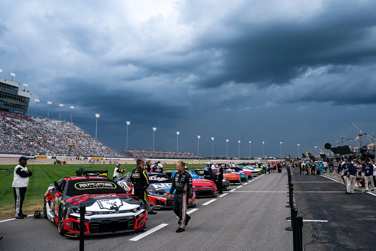 NASCAR in rain delay for Cup Series race at Nashville in 2026