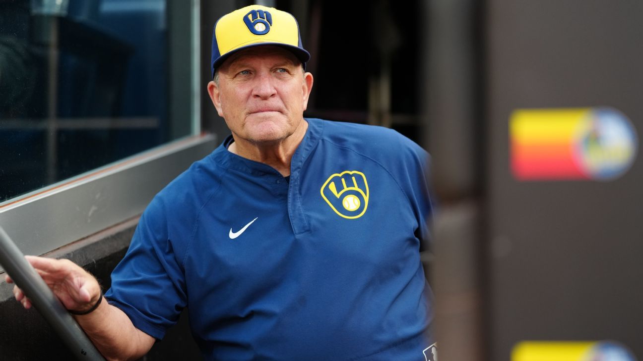 Brewers skipper Murphy announces plans for hip, back surgeries