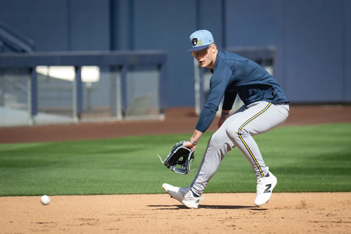 Brewers to promote shortstop prospect Cooper Pratt