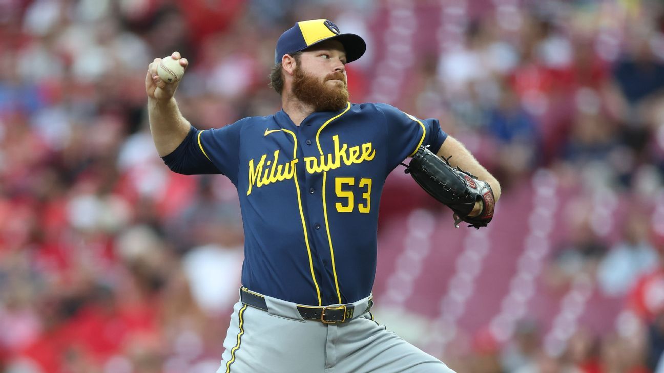 Brewers' Brandon Woodruff gets 900th K in return from IL