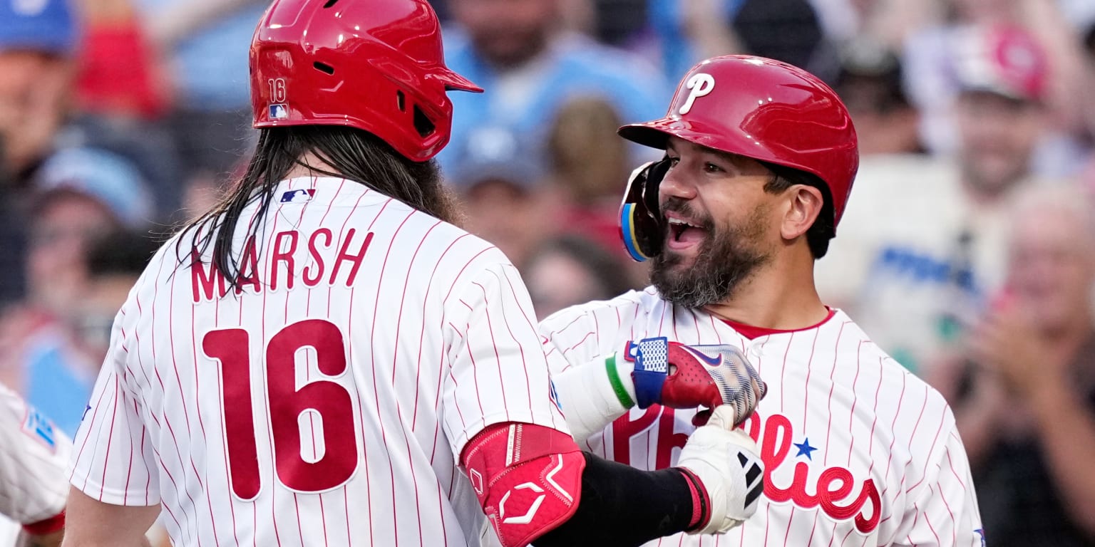 Kyle Schwarber starts at first base