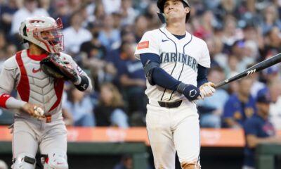 Mariners muster only two hits in lackluster loss to Red Sox