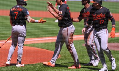 Orioles score 6 runs in the 1st inning to beat the Red Sox 8-2