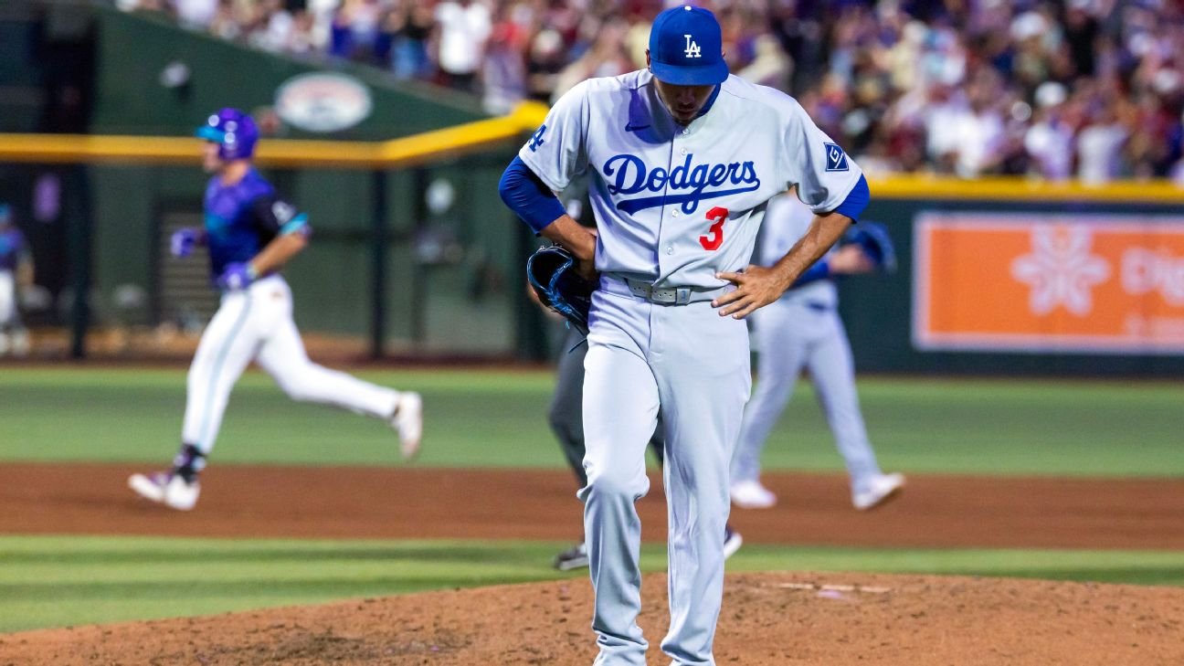 Dodgers lose 7th straight on D-backs' walk-off vs. Edwin Diaz