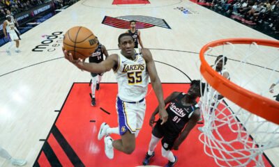 Former Lakers center signs with Raptors after winning NBA title with Knicks