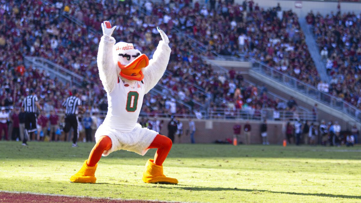 How long do college football games last? This is almost every game duration despite having fewer plays