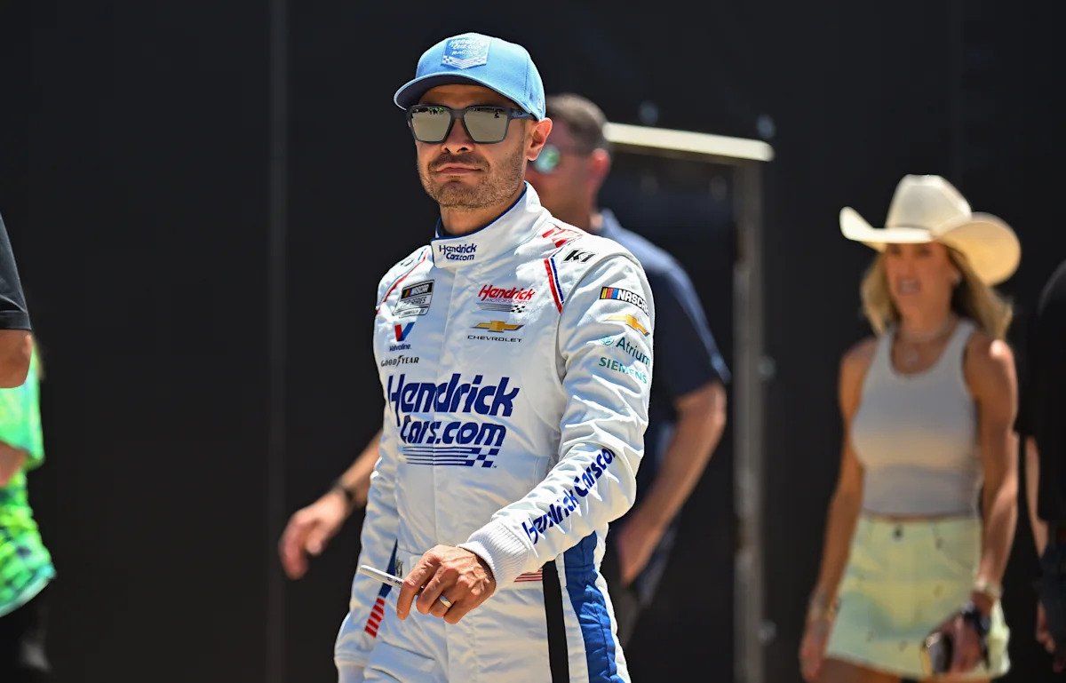 “Doesn’t Have to Win Another Race”- NASCAR Analyst Sound the Alarm on Denny Hamlin’s Chase Hopes With Blunt Kyle Larson Claim