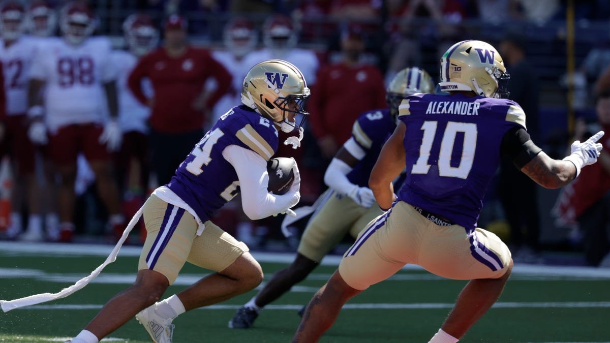 Washington Huskies Freshman DB Aces College Football Debut